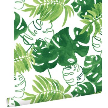 papier peint feuilles tropicales de jungle peintes vert jungle tropicale de ESTAhome