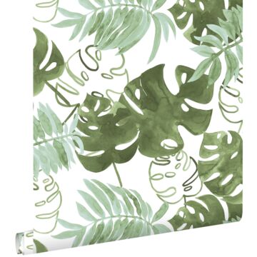 papier peint feuilles tropicales de jungle peintes vert olive grisé de ESTAhome