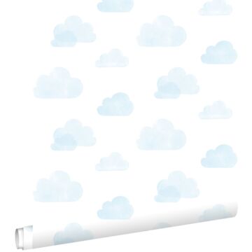 papier peint nuages tamponnés bleu clair et blanc de ESTAhome