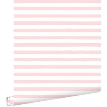 papier peint à rayures rose clair et blanc de ESTAhome
