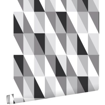papier peint triangles graphiques noir, gris et blanc de ESTAhome