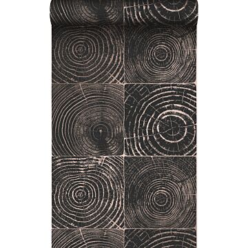 papier peint sections transversales des troncs d'arbres noir mat et bronze brillant de Origin Wallcoverings