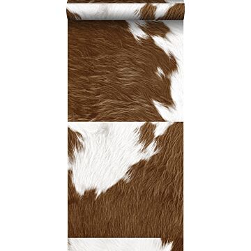 papier peint intissé XXL imitation peau de vache marron et blanc de Origin Wallcoverings